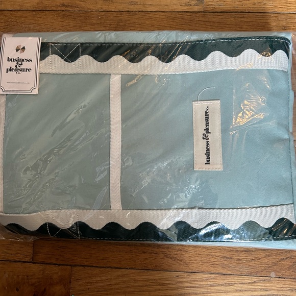BNWT BUSINESS & PLEASURE COOLER BAG - Picture 11 of 13